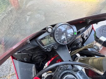 Yamaha R1 2002 - 9