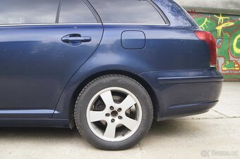 Toyota Avensis T25,benzín,2.0 VVT-i 108 kW,maximální výbava - 9
