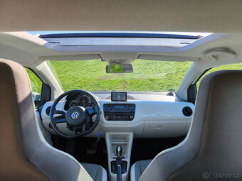 Elektromobil VW e-Up – střešní okno, letní + zimní pneu - 9