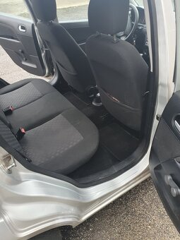Ford fiesta - 9