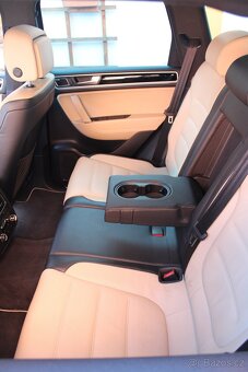 Volkswagen Touareg 4.2 TDI R-line V8 - 9