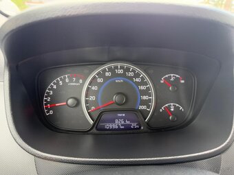 Hyundai i10 1.0i 49kw 7/2017 klima - 9