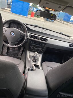 BMW E91 320 120KW rok 2007 - 9