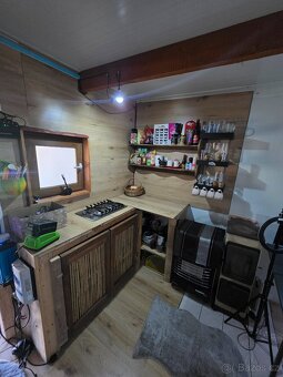 Zahrada se zateplenou chatkou, pergolou 250m2 - 9