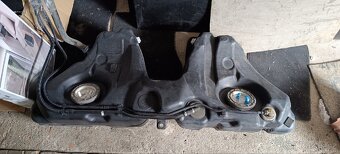 Nejrůznější drobné díly na BMW e60 e61 - 9