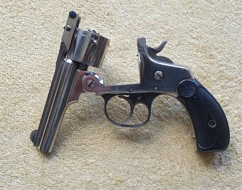 Historický revolver Smith Wesson cal.32CF DA 1886 - 9