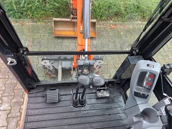 Pásový bagr Kubota KX16-04 - 9