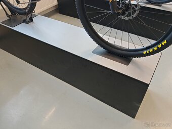 vybavení prodejny - cykloobchodu - 9