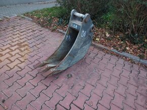 Lžíce podkopová 30 cm (banán),D8 - 9