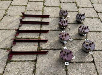 Jawa 250 350 panelka - drzaky a spinacky - 9