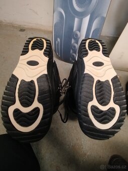 Snowboardy Westige a Sims s botami - 9