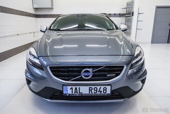 Volvo V40 2018 D3 110kW R-design nez.topení,LED,tažné zař. - 9
