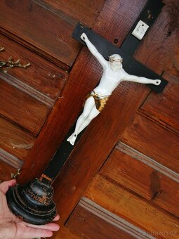 Kříž s Ježíšem Kristem - 9