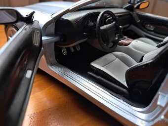 Model auta Aston Martin DB7 VANTAGE V12, 1:18 - 9