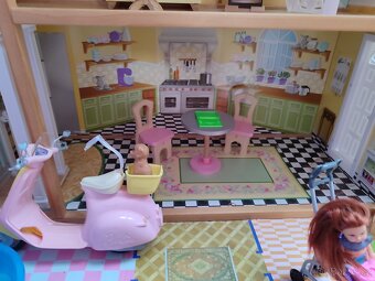 Domeček pro panenky Barbie a příslušenství - 9