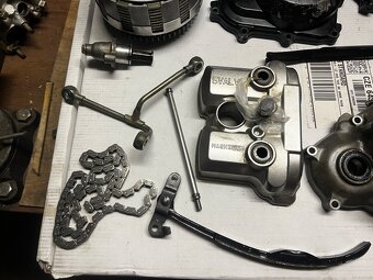 Díly motoru yamaha YZ250F 2008 - 9