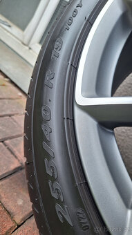 Audi originál R19 RS 9.0JX19H2 ET32 + Pirelli P-Zero 255/40 - 9