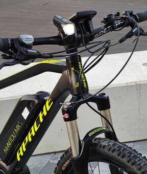 Horské elektrokolo Apache Manitou MX 16 Ah, kola 27.5" - 9