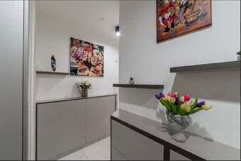 2kk 61 m2 zahrada 25 m2  + garaž + komora - 9