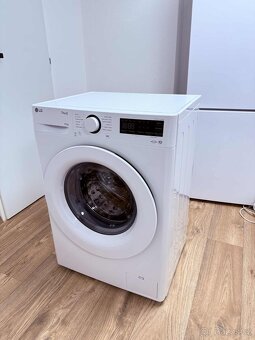 Úzká pračka LG FA2S8V3GN3W s předním plněním - 9