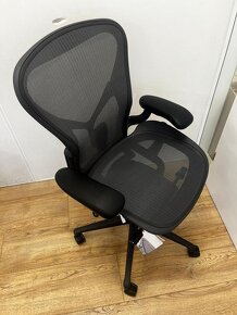 Kancelářská židle Herman Miller Aeron Remastered New - 9