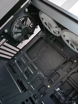 Prodám PC skříň s chladičem - 9