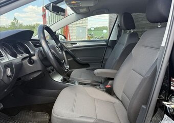 Volkswagen Golf TDI DSG F1 81kW XENONY R19 nafta manuál - 9