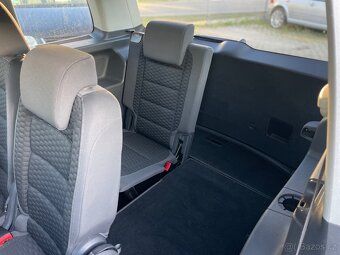 VW Touran 1,6MPi 75kW 7míst ZÁRUKA - 9