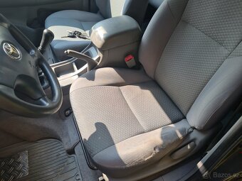Toyota Hilux 2.5 D-4D - 9