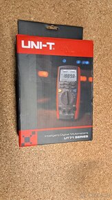 Velmi přesný TRMS multimetr UNI-T UT71D ±0,05% - 9