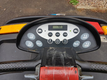 TAHAČ vozíků STILL - 9