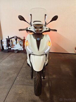Piaggio Beverly 400 - 9