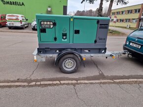 Prodám kamarádův naftový jednonápravový generátor-40kVA - 9
