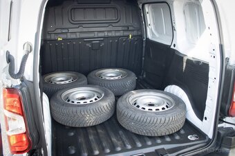 Fiat Dobló Cargo VAN 1.5 MTJ 100k 6MT 2023 /AJ NA SPLÁTKY - 9