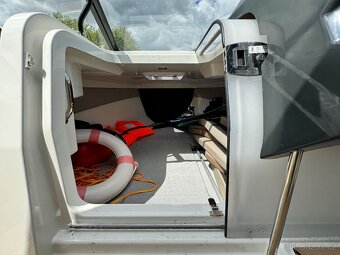 KAJUTOVÁ LOĎ QUICKSILVER Activ 605 Cruiser - 9