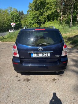 TOYOTA COROLLA VERSO 1,8 - 9