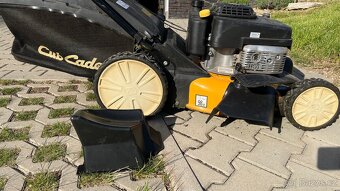 Prodám výkonnou benzínovou sekačku CubCadet - 9
