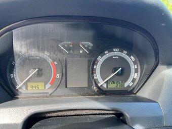 Škoda Fabia 1,4i 55kW, NOVÁ STK, Klimatizace - 9