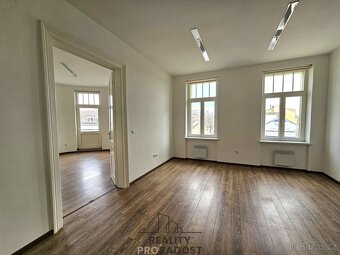 Pronájem kanceláře 62 m2 v centru města s výtahem - 9
