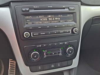 ŠKODA YETI 2.0TDi 4x4 11/2013 ALU, KLIMA, TAŽNÉ, NOVÁ STK - 9
