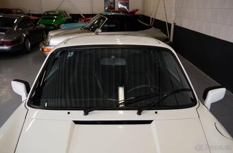 Porsche 911 Carrera 3.2 Coupé (1984) – Grand Prix White - 9