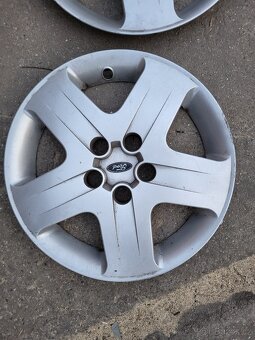 Pneu 205/55/16 + kola, poklice FORD - 9