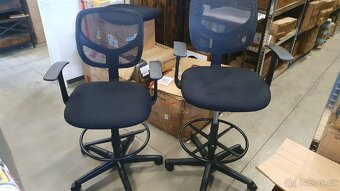 Nová kancelářská židle s křížem pro nohy - 9