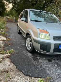 Ford Fusion 1.6 MPI - 9