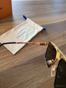 Sluneční brýle - Louis Vuitton, zlaté Evidence Metal Square - 9