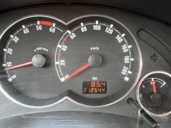 Opel Meriva 1.7 CDTI 16V 74 kW 1. MAJITEL - 9