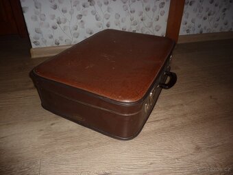 Starý retro kufr - 9