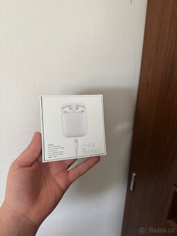 Apple AirPods - 9