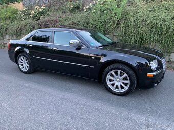 Chrysler 300C 3.0CRD limuzína Signature Series - 9