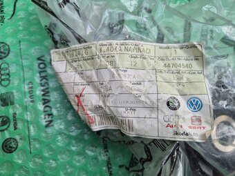 napínací kladka rozvodového řemene Škoda Felicia 1.9d 028109 - 9